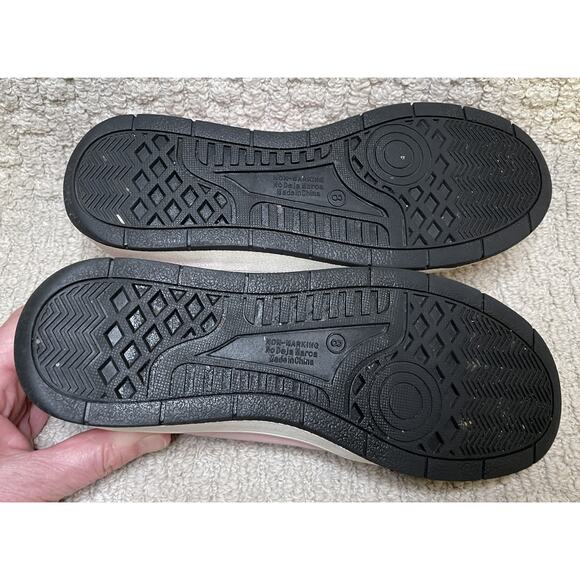 Hello Kitty Pink Leather Sneakers Womens US 8 Patent Leather Sanrio Auth Court - Picture 12 of 12